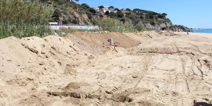 La platja de la Musclera es condiciona per la temporada d'estiu