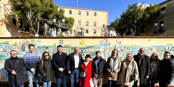 Inaugurat el mural de Pilarín Bayés, un nou espai artístic de Torredembarra