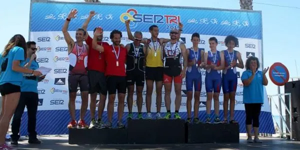 Uns 240 atletes participen al V SERTRI Altafulla 2015 en un nou èxit de triatló