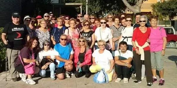 La Torre Camina ha donat el tret de sortida a la 20a temporada aquest dijous amb la caminada ‘Creixell per aiguamolls’