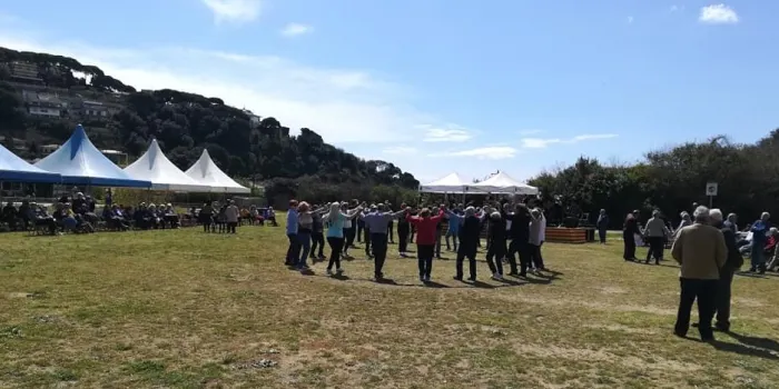 La pluja fa la guitza a l’Aplec Sardanístic dels dos Arenys