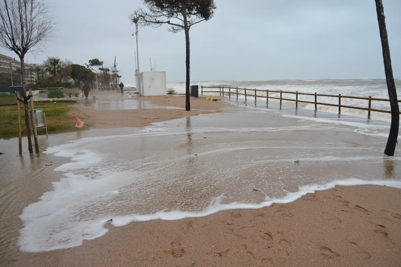 Es configura una llevantada que pot durar dies i acumular pluja i afectar la façana marítima