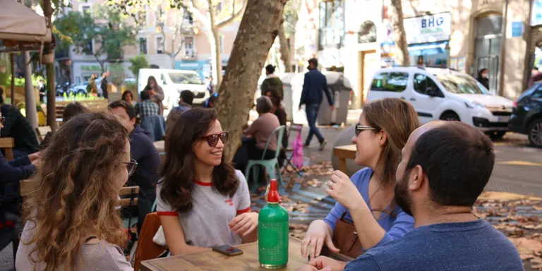 El Procicat ho deixa tot igual que ara per als propers dies, però limita més les trobades socials