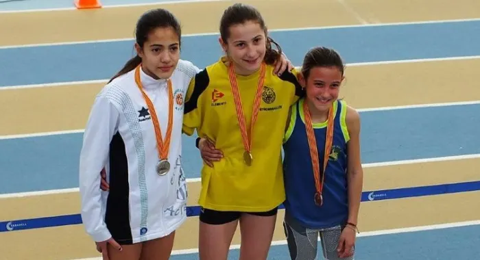 Marta Mitjans (a la dreta) ha aconseguit pujar a podi (foto: Ferran Mitjans)