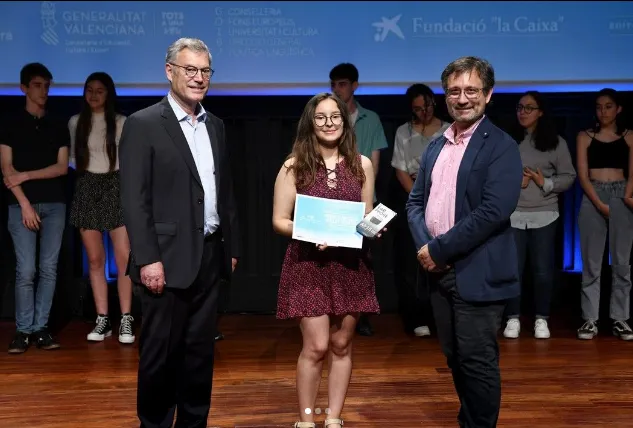 Miroslava Ornella Alcázar, estudiant de l'institut Manolo Hugué, guanya un premi al concurs literari AMIC-Ficcions