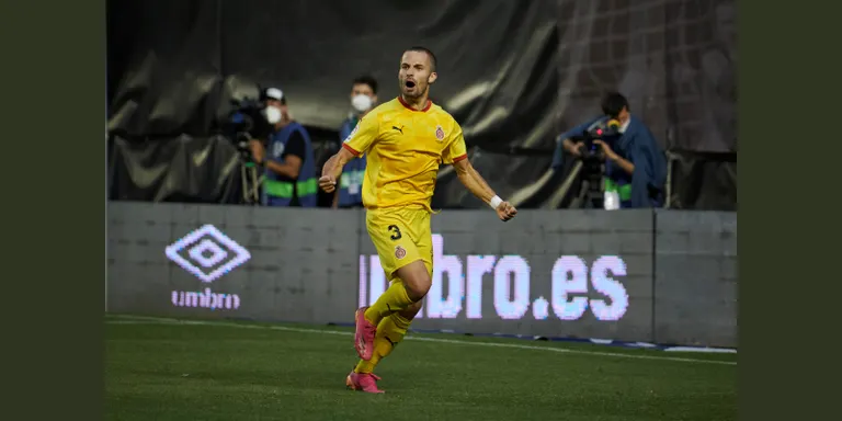 El Girona guanya i es troba ara a 90 minuts de tornar a primera