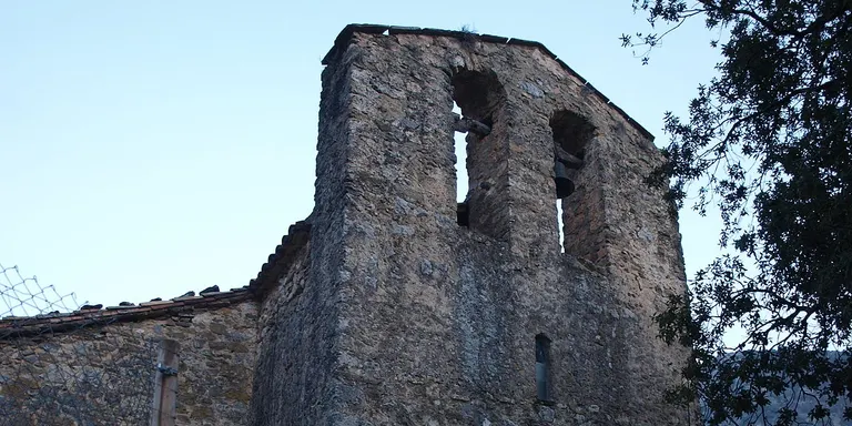 Preocupació per l'estat de l'església de Sant Romà de Perles
