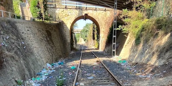 L'Òxid de propilè es transporta a través de vies de tren en mal estat pel Morell i la Pobla
