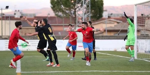 L’Altafulla cau davant el Montblanc amb un polèmic gol de Joan Soriano en els últims minuts (2-0)