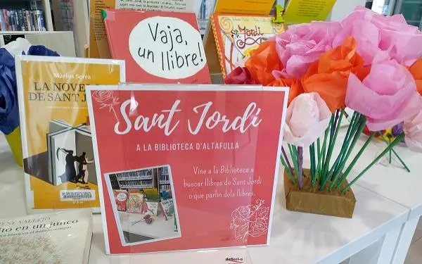 La Biblioteca Municipal d'Altafulla porta a la fira de Sant Jordi una taula d'autors locals