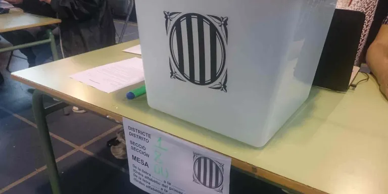 El Consell Local per la República Catalana de Pineda encén un peveter aquest 1 d'octubre