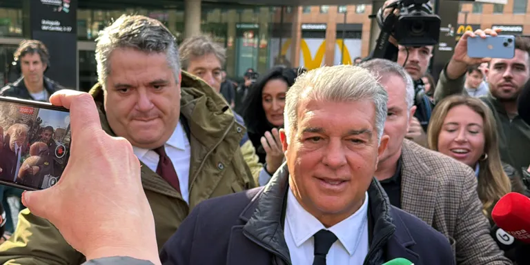 Laporta diu que el Barça guanyava sense ajuda arbitral i Luis Enrique i Valverde neguen que coneguessin els informes
