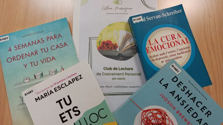La Biblioteca Montoliu engega el seu primer club de lectura