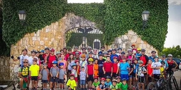Més d’una seixantena de persones participen en la sortida infantil de la Penya Ciclista d’Altafulla