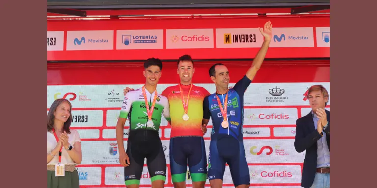 El ciclista David González celebra su subcampeonato de España en COPE Utrera (98.1 FM)