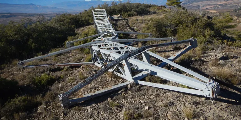 Endesa desballesta dues línies elèctriques centenàries del Pallars i la Noguera