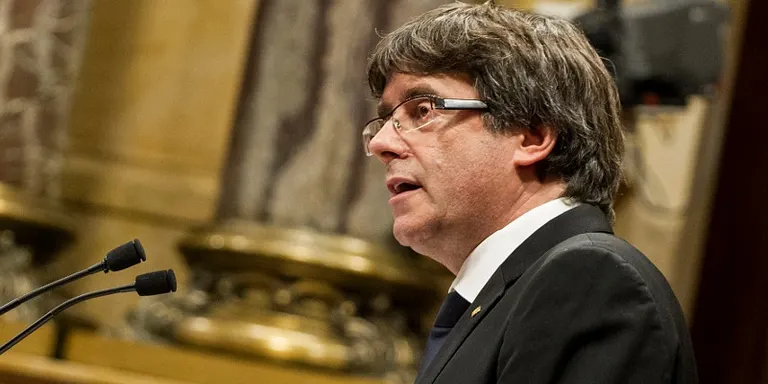 Carles Puigdemont ajorna la declaració d'independència "per començar una etapa de diàleg"