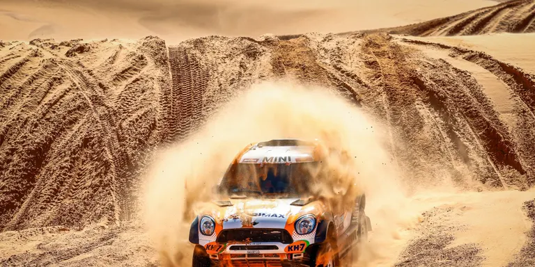 Isidre Esteve 27è i Laia Sanz 28a al Dakar després de la cinquena etapa