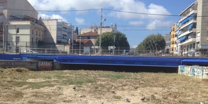 Arenys de Mar té a punt la neteja de la desembocadura de la riera