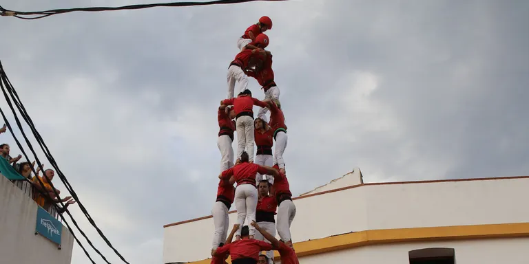La Colla Joves fa història a la Bisbal amb el primer 4 de 9 sense folre descarregat