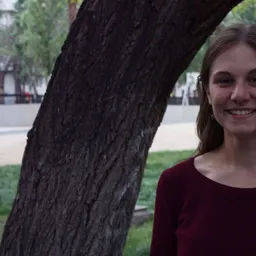 Entrevistes de la Justa del 3/3/2022 — “Som els llocs i l’onada esborrant-los”: l’aparador poètic d’Elga Simón a l’Espai Carme Malaret - episode art