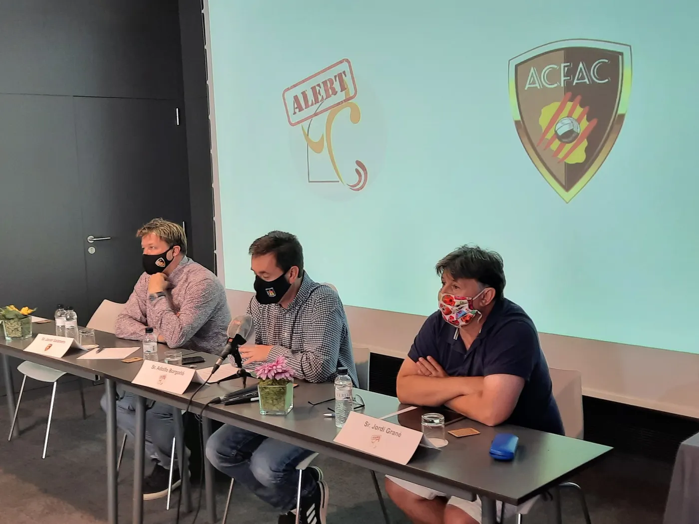Més de 400 clubs s’uneixen contra la gestió de la junta de la Federació Catalana de Futbol