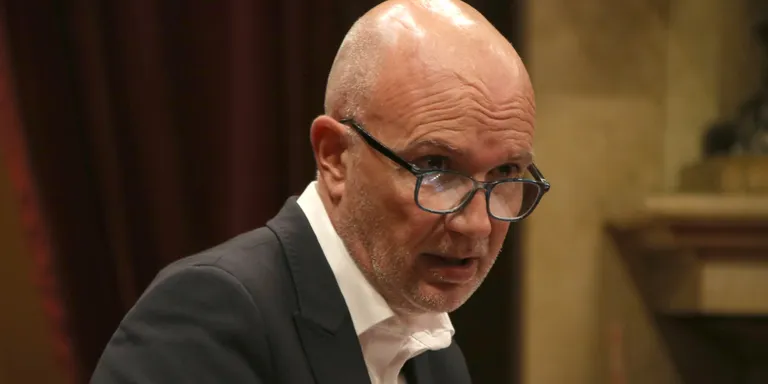 Mascort aclareix que els clubs decidiran quan tanquen les dutxes per continuar regant la gespa o reomplint piscines