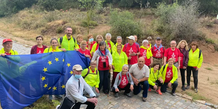 Una trentena de persones grans ajuden a completar els 514 quilòmetres del repte Sumem Quilòmetres per Europa