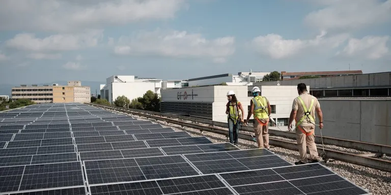La URV preveu produir el 14,5% de l’electricitat que consumeix amb la instal·lació de plaques solars a tots els campus fins a l’any 2025
