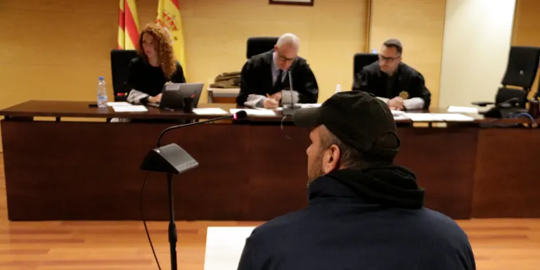 Jutgen un maltractador reincident que afronta 34 anys de presó per agredir i violar la parella a Sant Hilari Sacalm