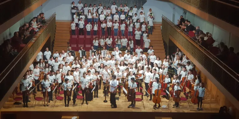 Alumnes i professors de l'EMM de la Seu participen en un reeixit Concert de Santa Cecília a Andorra