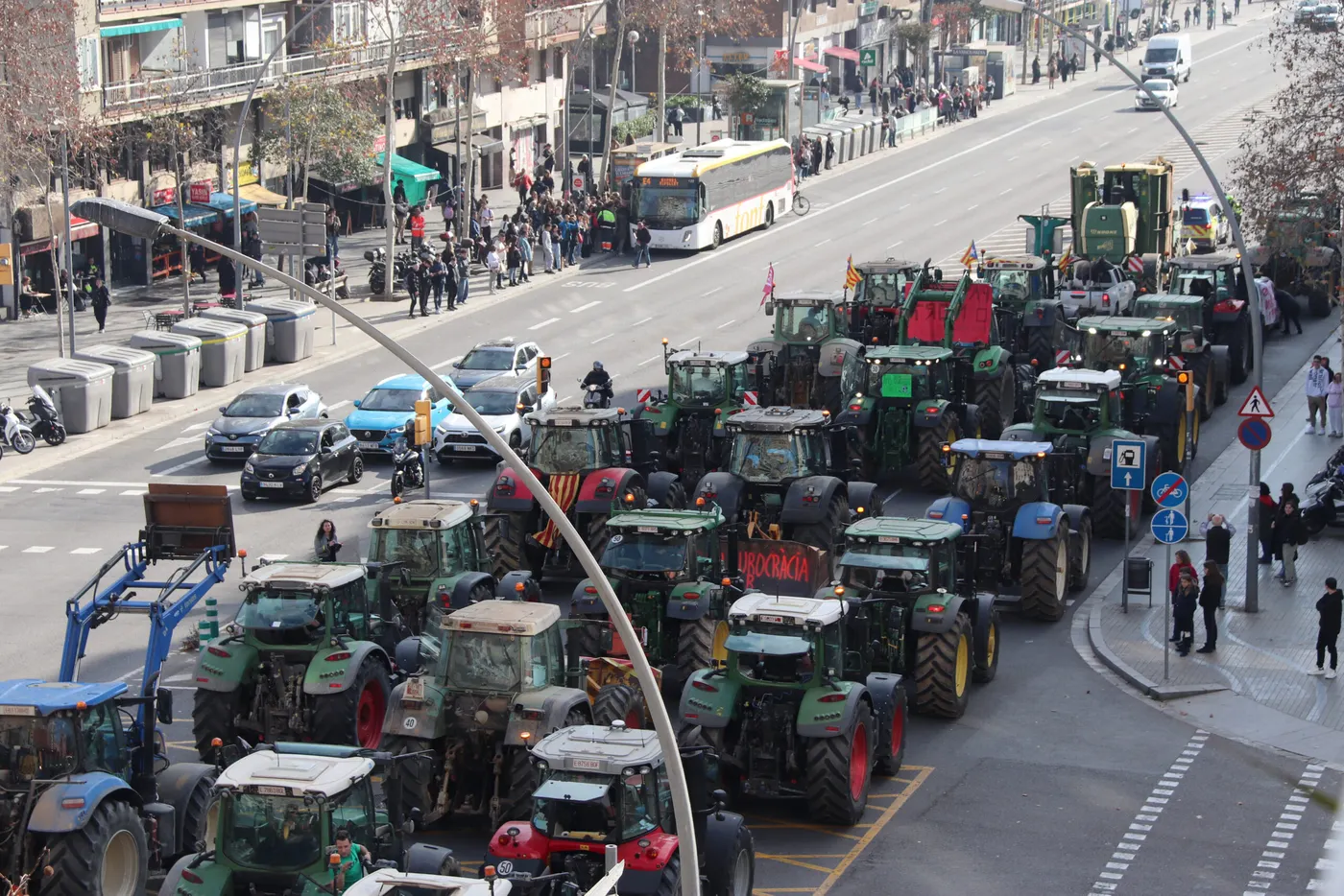 El sector de la pagesia tanca gairebé tres dies de protestes a Barcelona amb més de 2.000 tractors en una mobilització que ja és històrica