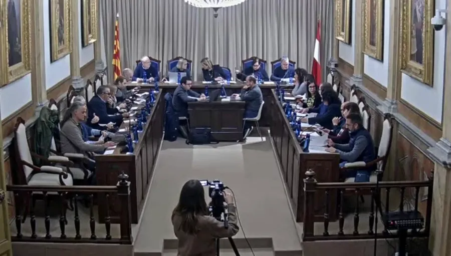 La modificació d’una ordenança i una moció del PSC marquen l’últim ple de l’any