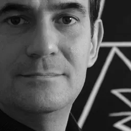 Entrevistes de la Justa del 29/6/2017 — Exigència, paciència i passió: Eduard Márquez defensa l'ofici d'escriure i critica la hiperproducció literària - episode art