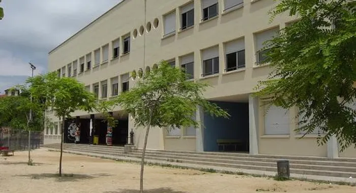 L'institut és l'únic centre que ha seguit la vaga avui