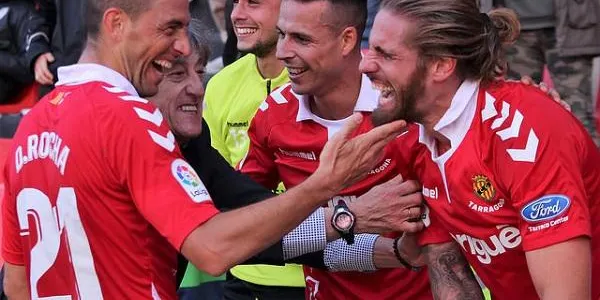 L’efecte Enrique Martín arriba al Nou Estadi i el Nàstic derrota al Real Oviedo en el descompte