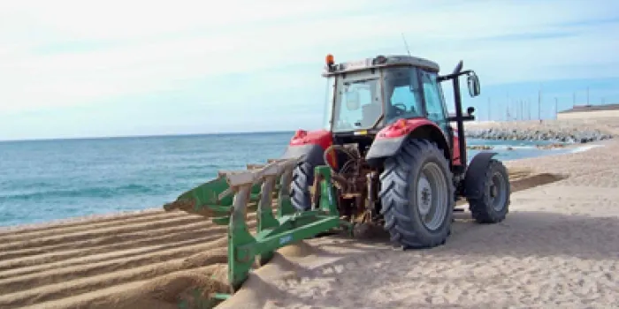 Ja es comencen a preparar les platges d’Arenys per l’inici de la temporada