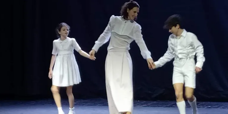 'Innocència' del grup d'Aquí i d'allà de Molins de Rei guanya el Concurs de Teatre Amateur
