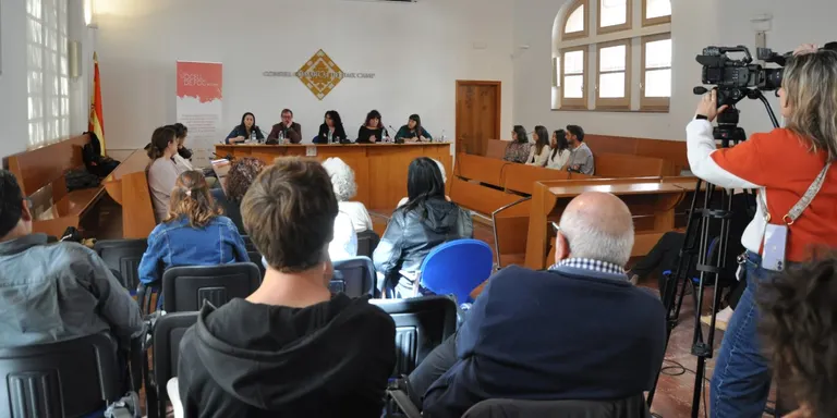 Cambrils participarà en el projecte ‘Ocell de foc’ que promou el benestar emocional dels joves