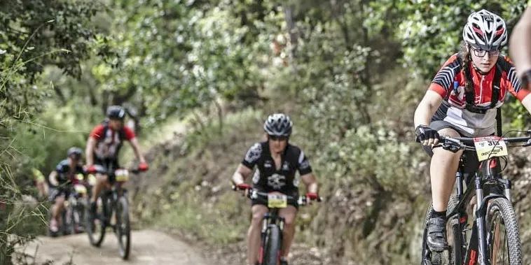 Els pinedencs Gorka Ochoa i Alba Viana, segon i tercera absoluta de la 'Corriols de Canet' de BTT