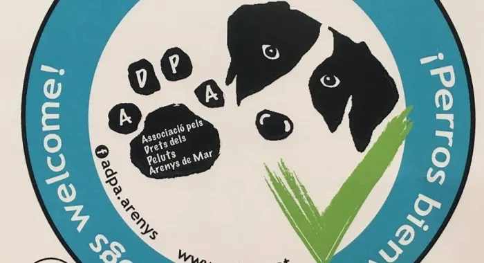 L'ADPA reparteix adhesius a les botigues 'amigues' dels animals
