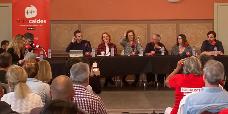 Contenció generalitzada entre els candidats i candidates en un debat electoral sense confrontacions
