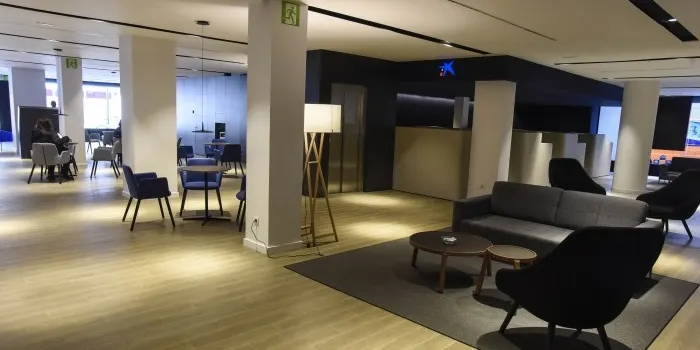 Caixabank oferirà un servei a domicili pels veïns de la part alta de la riera