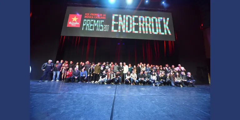 Judit Neddermann guanya el premi a la millor de cançó d'autor per votació popular dels Enderrock 2017 per "Mireia"