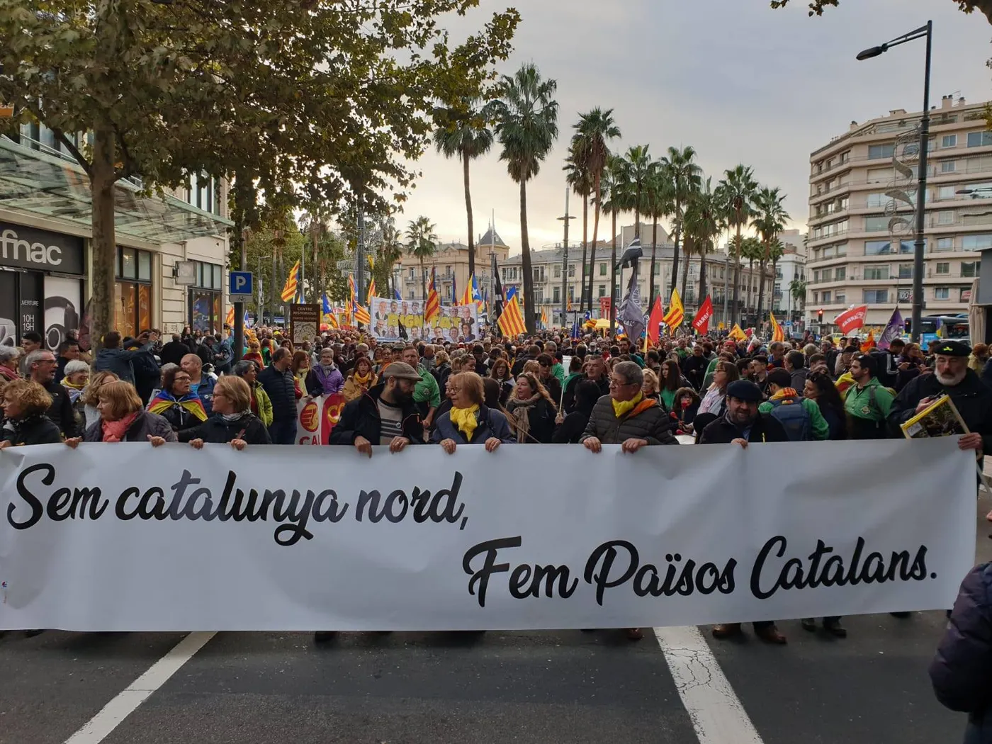 Organitzen un viatge en bus des de Cambrils fins a Perpinyà per celebrar la Diada de Catalunya Nord