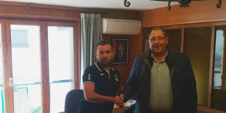 Acord entre l'Ajuntament d'Organyà i Javi Padial per ampliar les activitats de futbol formatiu
