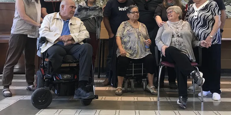Els membres de SAVIESA POPULAR junt la convidada Fina Carol ens parlen del “MATRIMONI”.