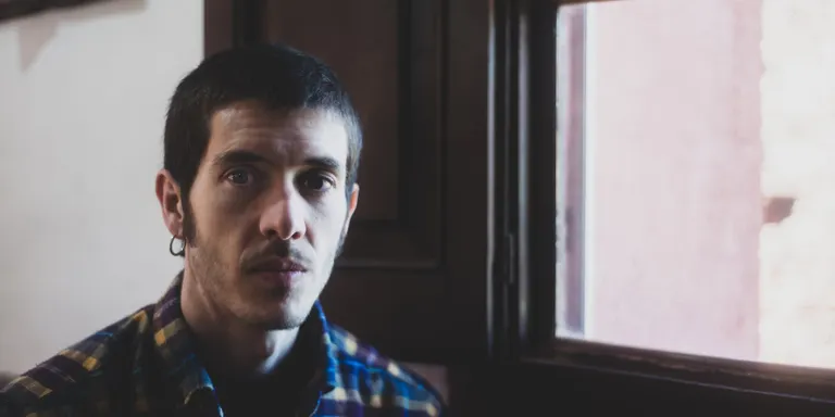 La muntanya i el respecte a l’entorn natural inspiren Arnau Obiols en el seu quart disc, 'Mont Cau'