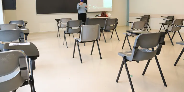 Un col·lectiu d'estudiants de la UdG carrega contra les "avaluacions presencials" en plena "tercera onada"