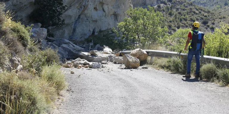 L'accés principal al congost de Mont-rebei, tancat per almenys una setmana